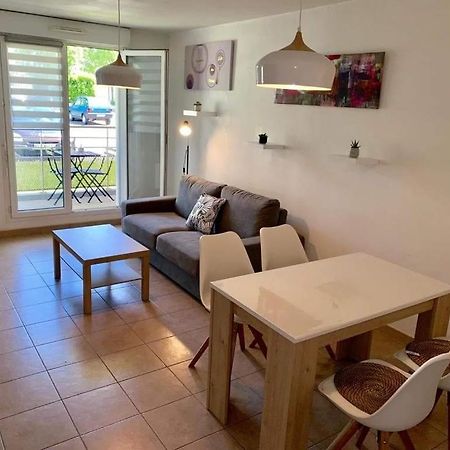 Les Jardins La Charbonniere Apartment Монтеврен Екстериор снимка